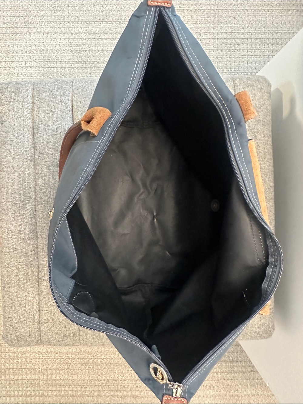 Longchamp Le Pliage Original Tote Bag in Dark Gray Grey. Brown leather handles. - Picture 8 of 10